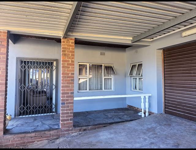 4 BEDROOM HOUSE TO LET IN UMLAZI V